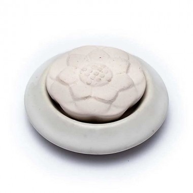 Kamień zapachowy na ceramicznej biały lotos Kamień zapachowy na ceramicznej biały lotos