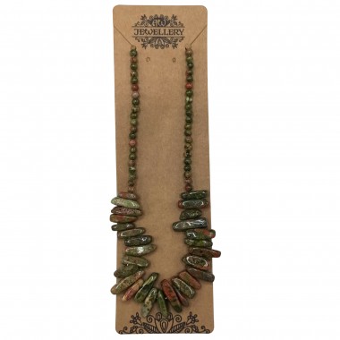 Naszyjnik z długich kamieni naturalnych - unakit Naszyjnik z długich kamieni naturalnych - unakit